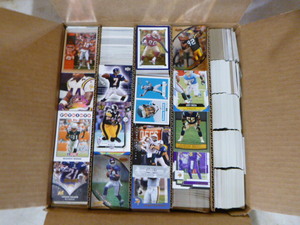 lot 161 image: 3,800 Card Lot of Football Cards