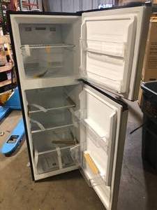 lot 18 image: Vissani 10.1 cu. ft. Top Freezer Refrigerator in Stainless Steel Slight Damage     Customer Returns See Pictures