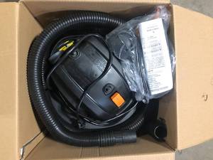 lot 20 image: RIDGID 6 Gallon 3.5 Peak HP NXT WetDry Shop Vacuum with Filter, Locking Hose and Accessories  Customer Returns See Pictures