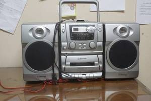 Emerson Compact DiscCassette Radio
