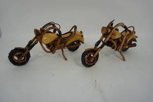lot 73 image: 2 Wooden hand carved and Lacquered Motorcycle Made in Thailand