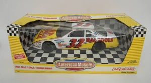 lot 174 image: ERTL American Muscle Dale Jarret #32 1995 Mac Tools Ford T-Bird 118 Diecast Car...
