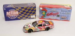 lot 277 image: Terry Labonte #5 Kelloggs Corn Flakes 124 Action Racing NASCAR Die-Cast Car