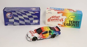 lot 292 image: Terry Labonte #5 Kelloggs KSentials 124 Action Racing NASCAR Die-Cast Car BANK...