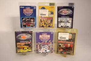 lot 346 image: NASCAR 164 Scale Collectable Cars