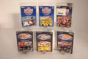 lot 355 image: NASCAR 164 Scale Collectable Cars