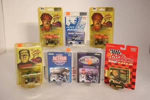 lot 357 image: NASCAR 164 Scale Collectable Cars