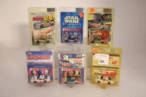 lot 359 image: NASCAR 164 Scale Collectable Cars