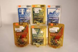 lot 362 image: NASCAR 164 Scale Collectable Cars