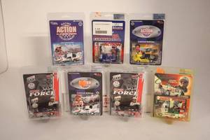 lot 363 image: NASCAR 164 Scale Collectable Cars