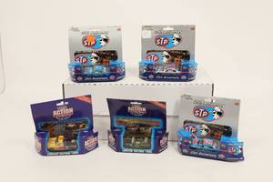 lot 365 image: NASCAR 164 Scale Collectable Cars