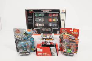 lot 369 image: NASCAR 164 Scale Collectable Cars