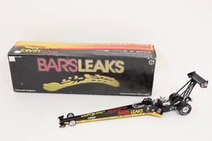 lot 395 image: Action Performance Bars Leaks 124 Bill Reichert Dragster Die Cast Drag Race