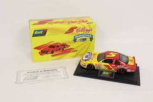 lot 399 image: 1996 REVELL 124 #5 KELLOGGS HONEY CRUNCH CHEVY MC TERRY LABONTE