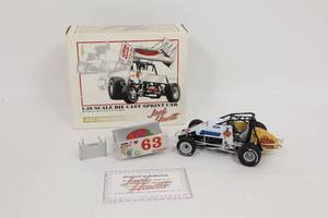 lot 408 image: GMP R&R 1999 JACK HEWITT HAMPSHIRE RACING SPRINT CAR 118 SCALE