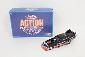 lot 413 image: Action 124 Scale Diecast APC 96062P - 1994 Oldsmobile Funny Car Rug Doctor