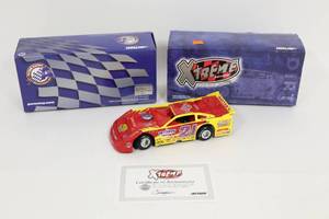 lot 526 image: BILLY MOYER #21 PETROFF TOWING 1999 DIRT CAR XTREME