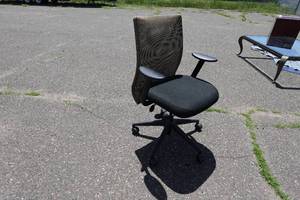 lot 105A image: Office Chair