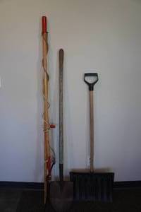 lot 269 image: Assorted Yard Tools -Shovels and Pole Saw