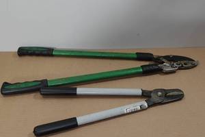 lot 280 image: 2 Garden Loppers
