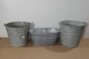 lot 285 image: 2 Galvanized Buckets and Planter