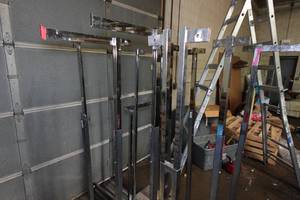 lot 307 image: Retail Clothes Racks