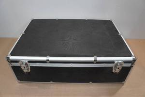 lot 15 image: Travel Case