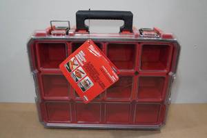 lot 19 image: Milwaukee 20 Jobsite Organizer
