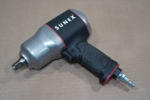 lot 20 image: Sunex SX4350 12 Composite Body Air Impact Wrench