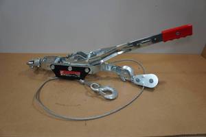 lot 29 image: Big Red Jacks 4-Ton Cable Puller