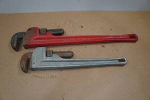 lot 86 image: 2 Pipe Wrenches - Ridgid 18 Aluminum, Proto 24