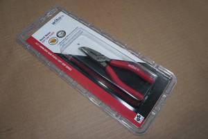 lot 97 image: Wiha Bent Nose Soft Grip Pliers