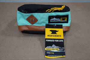 lot 99 image: Mountainsmith Trippin Fanny Pack