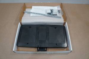 lot 100 image: Show-N-Go Manual Retractable License Plate