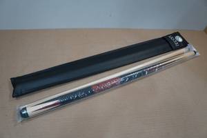 lot 105 image: Lucasi 19oz Custom LZC41 Pool Cue Zero Flexpoint LD Shaft & Tiger Everest Tip