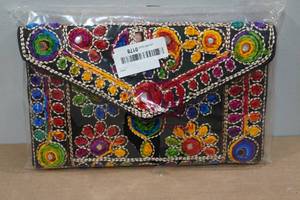 lot 121 image: Colorful Clutch