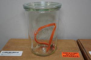 lot 148 image: 4 Weck 850ml Mold Canning Jars