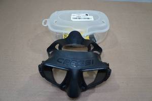 lot 190 image: Cressi Atom Mask -Black