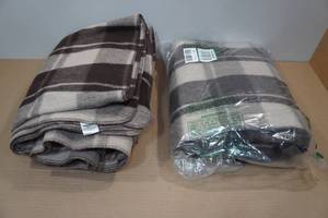 lot 213 image: 2 Swiss Link Military Surplus 90x63 Wool Blankets