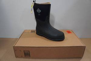 lot 216 image: Muck Boots Mens Chore Boot -Size 16