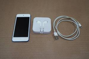 lot 232 image: Apple iPod Touch 7th Generation 32GB