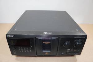 lot 252 image: Sony Mega Storage 300 CD Player