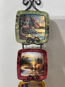 lot 318 image: Terry Redlin Mini Plates with Rack