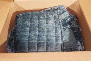 Luxury Velvet Queen Bed Set -Blanket & 2 Pillowcases, Beige
