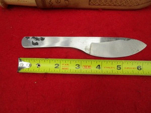 lot 54 image: (3) Knives