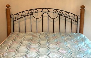 lot 17 image: Wooden and Metal Queen Bed