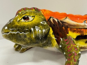 lot 106 image: Mexico Pottery Painted Lizard Figurine