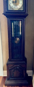 lot 123 image: Vintage Grandmother Clock by Trend