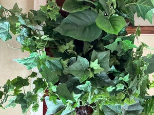 lot 126 image: Faux Plant Arrangement