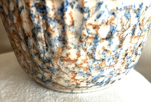 lot 178 image: Vintage Spongeware Bowl